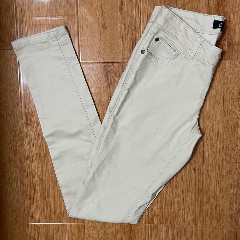 Women's NWOT Forever21 Beige/Cream Off White Skinny Jeans Pants - Good Basics